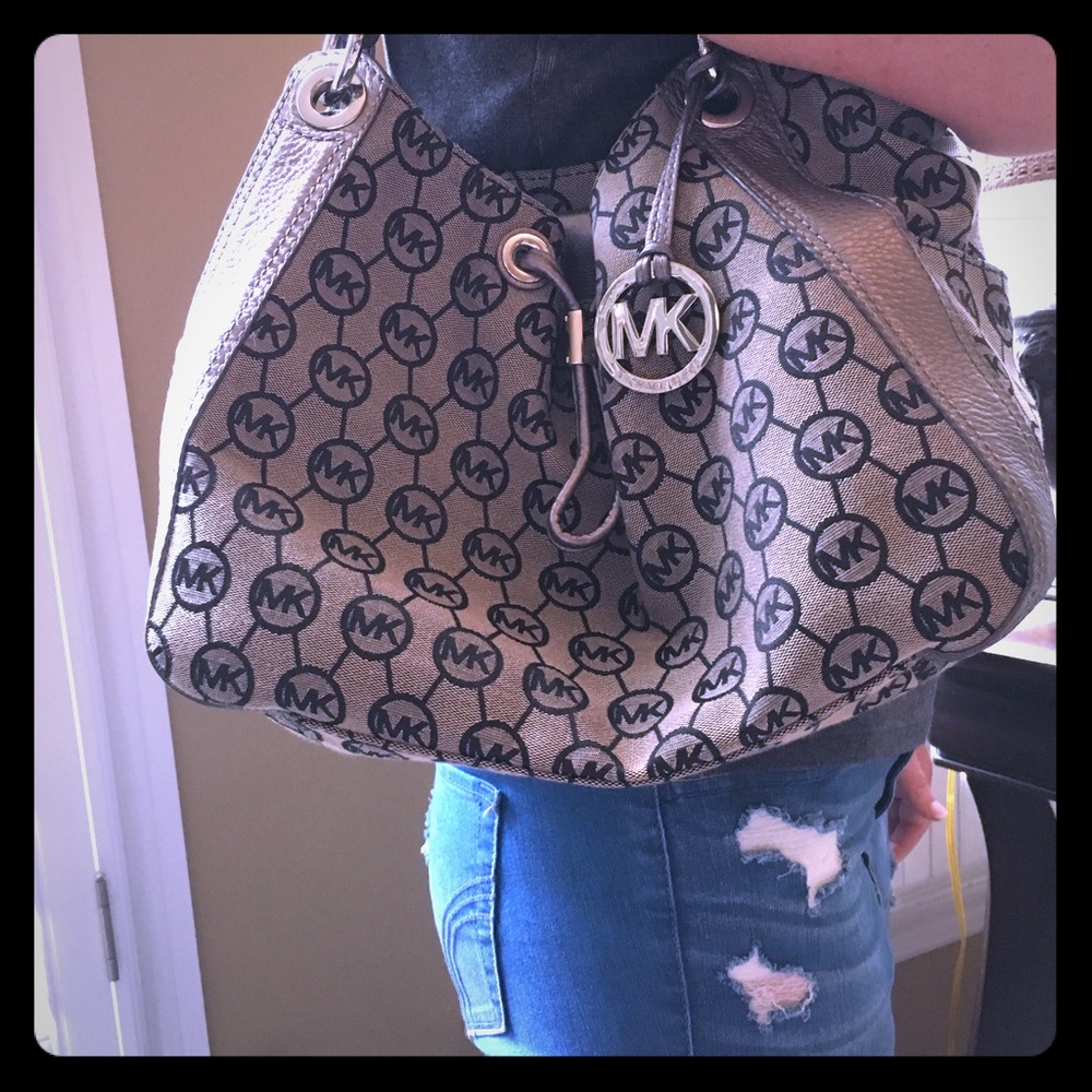 Rare MK grey/silver purse 🎀😍